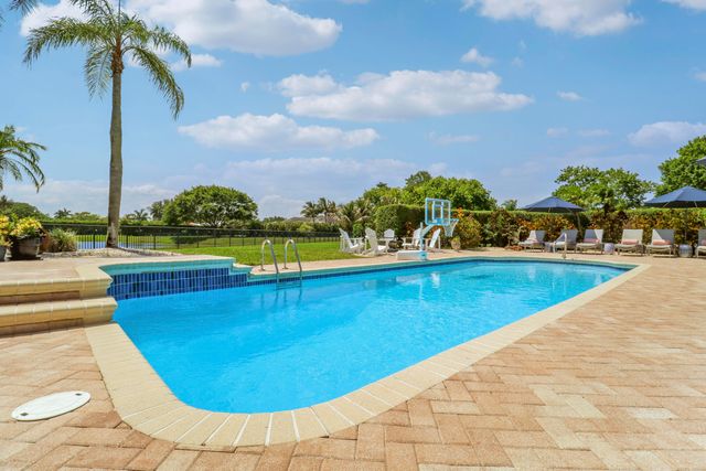 8667 Steeplechase Drive, Palm Beach Gardens, FL 33418