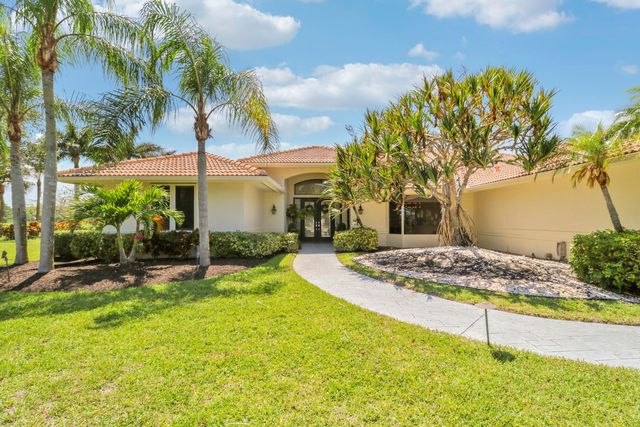 8667 Steeplechase Drive, Palm Beach Gardens, FL 33418