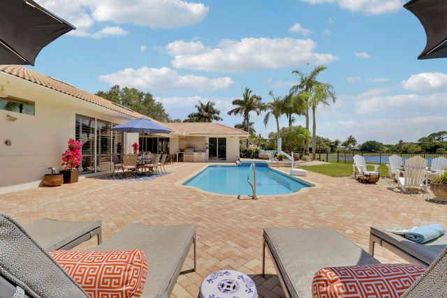 8667 Steeplechase Drive, Palm Beach Gardens, FL 33418