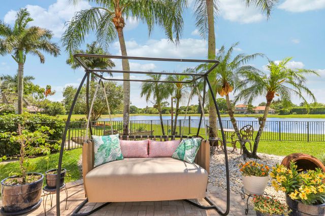 8667 Steeplechase Drive, Palm Beach Gardens, FL 33418