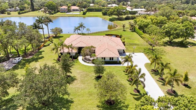 8667 Steeplechase Drive, Palm Beach Gardens, FL 33418