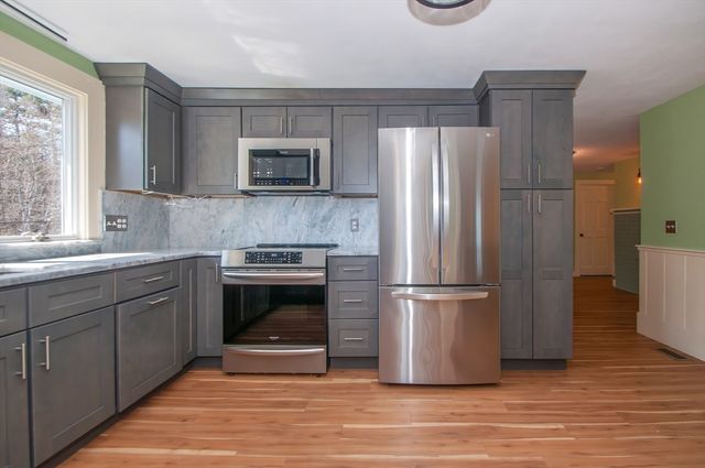 3 Bass Point Rd, Marion, MA 02738