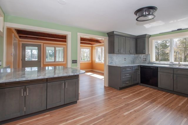 3 Bass Point Rd, Marion, MA 02738