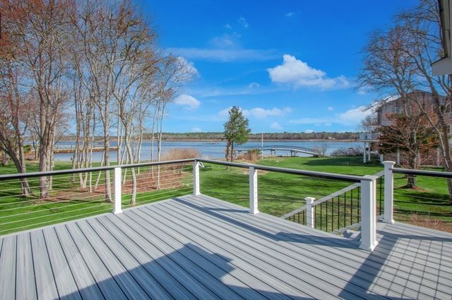 3 Bass Point Rd, Marion, MA 02738
