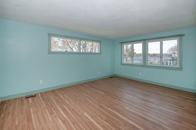 3 Bass Point Rd, Marion, MA 02738