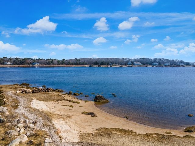 3 Bass Point Rd, Marion, MA 02738