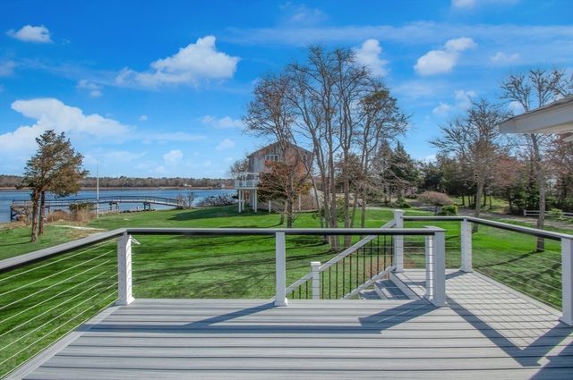 3 Bass Point Rd, Marion, MA 02738