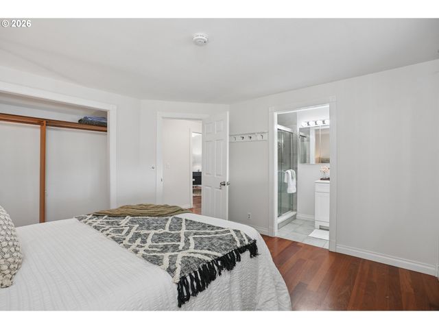992 S END Rd, Oregon City, OR 97045