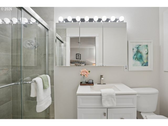 992 S END Rd, Oregon City, OR 97045