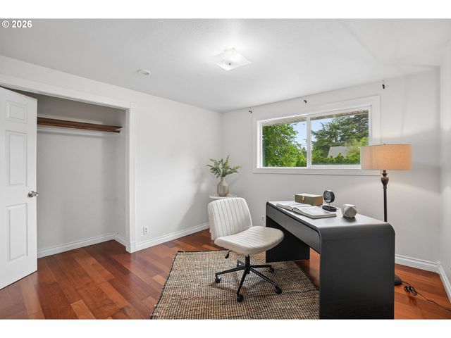 992 S END Rd, Oregon City, OR 97045