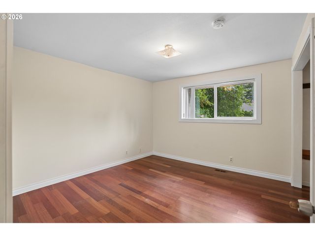 992 S END Rd, Oregon City, OR 97045