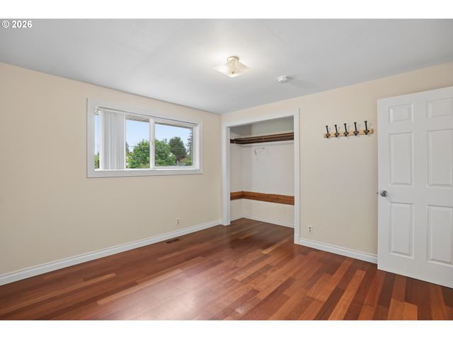 992 S END Rd, Oregon City, OR 97045