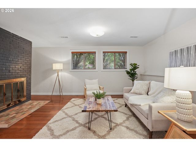 992 S END Rd, Oregon City, OR 97045