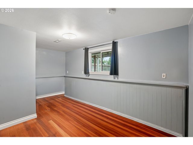 992 S END Rd, Oregon City, OR 97045
