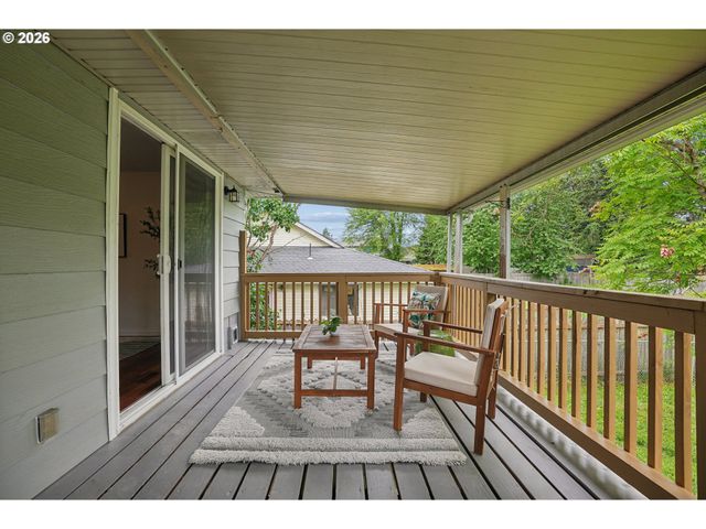 992 S END Rd, Oregon City, OR 97045
