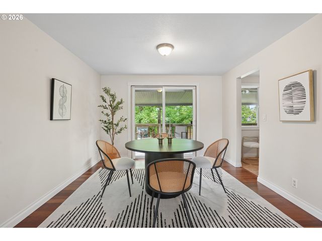992 S END Rd, Oregon City, OR 97045