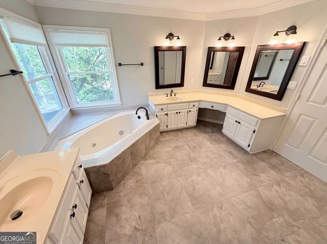 984 Forest Pond Court, Marietta, GA 30068