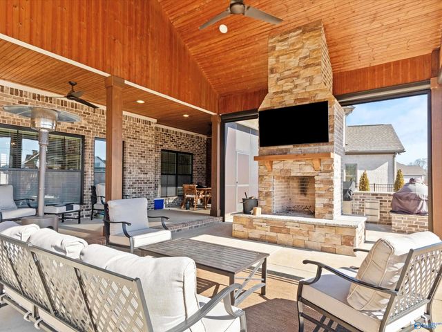 23112 Sawgrass Drive, Athens, AL 35613