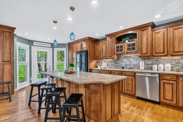 16812 Aiken Rd, Louisville, KY 40245