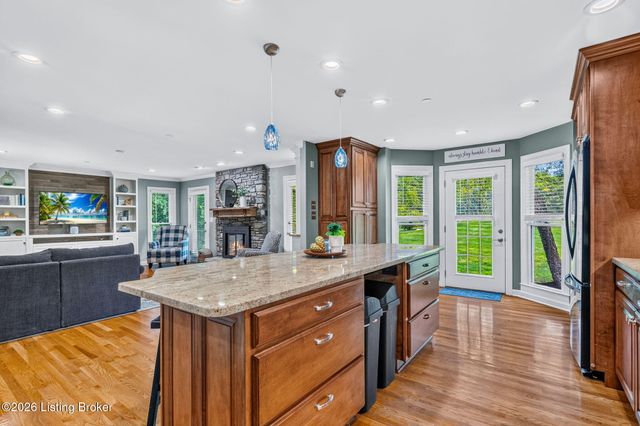 16812 Aiken Rd, Louisville, KY 40245