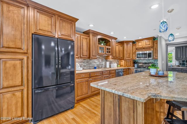 16812 Aiken Rd, Louisville, KY 40245