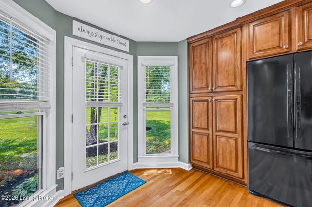 16812 Aiken Rd, Louisville, KY 40245