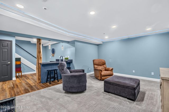 16812 Aiken Rd, Louisville, KY 40245