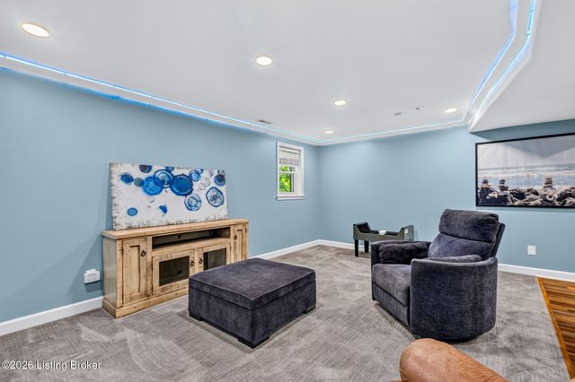 16812 Aiken Rd, Louisville, KY 40245
