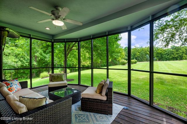 16812 Aiken Rd, Louisville, KY 40245