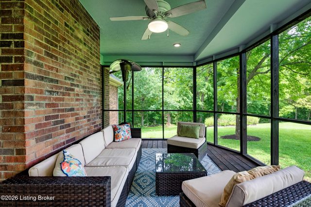 16812 Aiken Rd, Louisville, KY 40245
