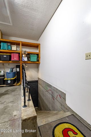16812 Aiken Rd, Louisville, KY 40245