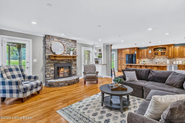 16812 Aiken Rd, Louisville, KY 40245