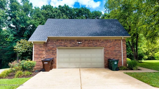 16812 Aiken Rd, Louisville, KY 40245