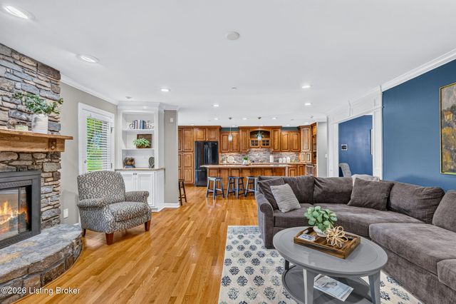 16812 Aiken Rd, Louisville, KY 40245