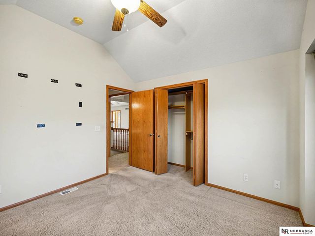 4915 Fountain Drive, Papillion, NE 68133