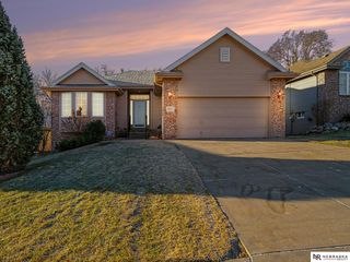 4915 Fountain Drive, Papillion, NE 68133