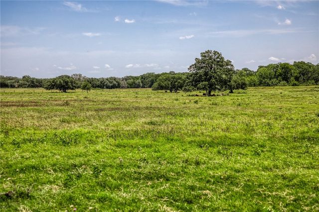 555 Albers Road, Ledbetter, TX 78946