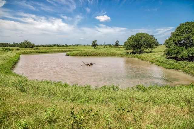 555 Albers Road, Ledbetter, TX 78946