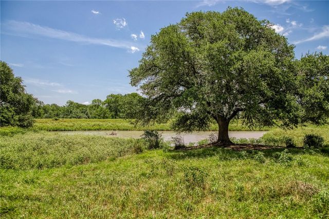 555 Albers Road, Ledbetter, TX 78946