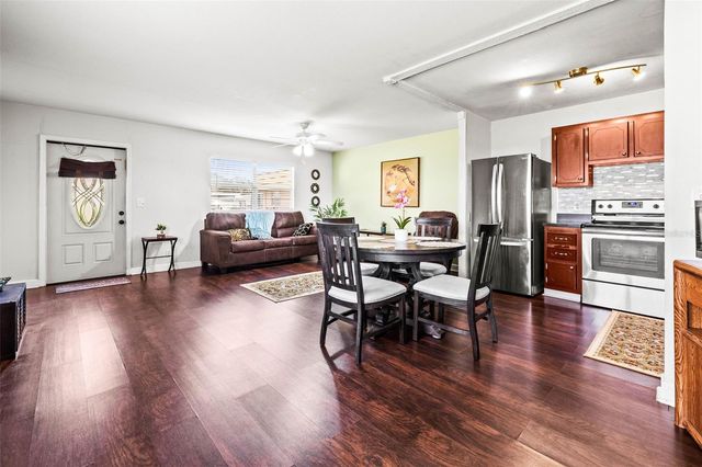 1801 BEDFORD LANE 27, Sun City Center, FL 33573