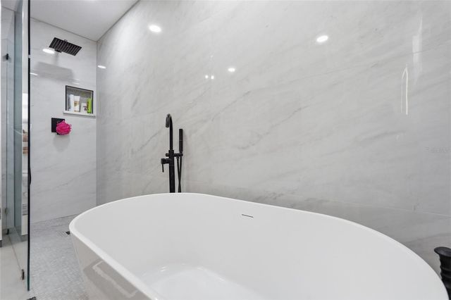 5520 FULMAR DRIVE, Tampa, FL 33625