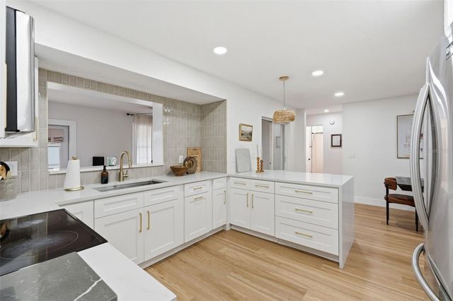 5520 FULMAR DRIVE, Tampa, FL 33625