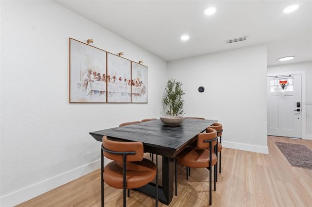 5520 FULMAR DRIVE, Tampa, FL 33625