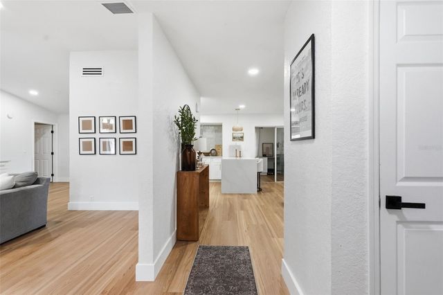 5520 FULMAR DRIVE, Tampa, FL 33625