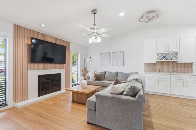 5520 FULMAR DRIVE, Tampa, FL 33625