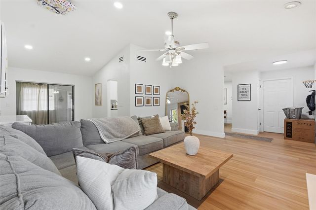 5520 FULMAR DRIVE, Tampa, FL 33625