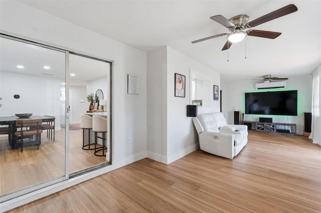 5520 FULMAR DRIVE, Tampa, FL 33625