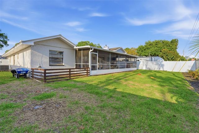 5520 FULMAR DRIVE, Tampa, FL 33625