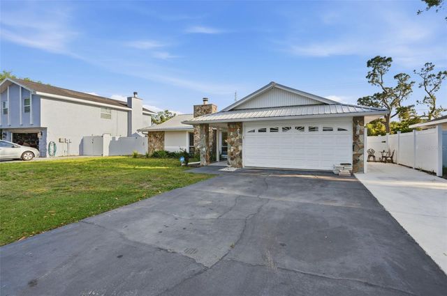 5520 FULMAR DRIVE, Tampa, FL 33625