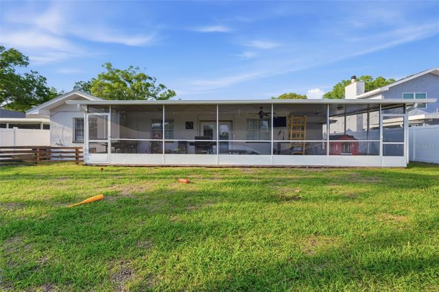 5520 FULMAR DRIVE, Tampa, FL 33625